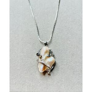 Heart Shaped Blister Pearl Pendant 18K Plated Setting Silver Tone Necklace